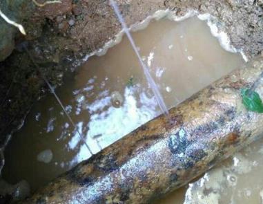 扎囊楼顶渗水维修公司分享下地暖漏水的原因及检测方法。